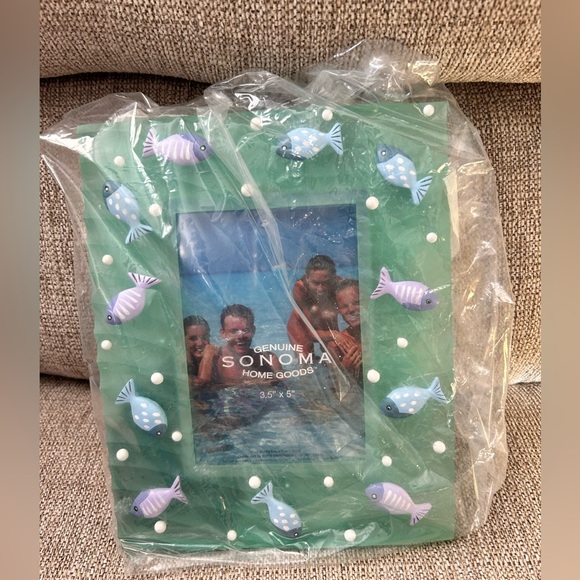 Brand new in box Sonoma fish-themed 3.5”x5” photo frame - Picture 4 of 5